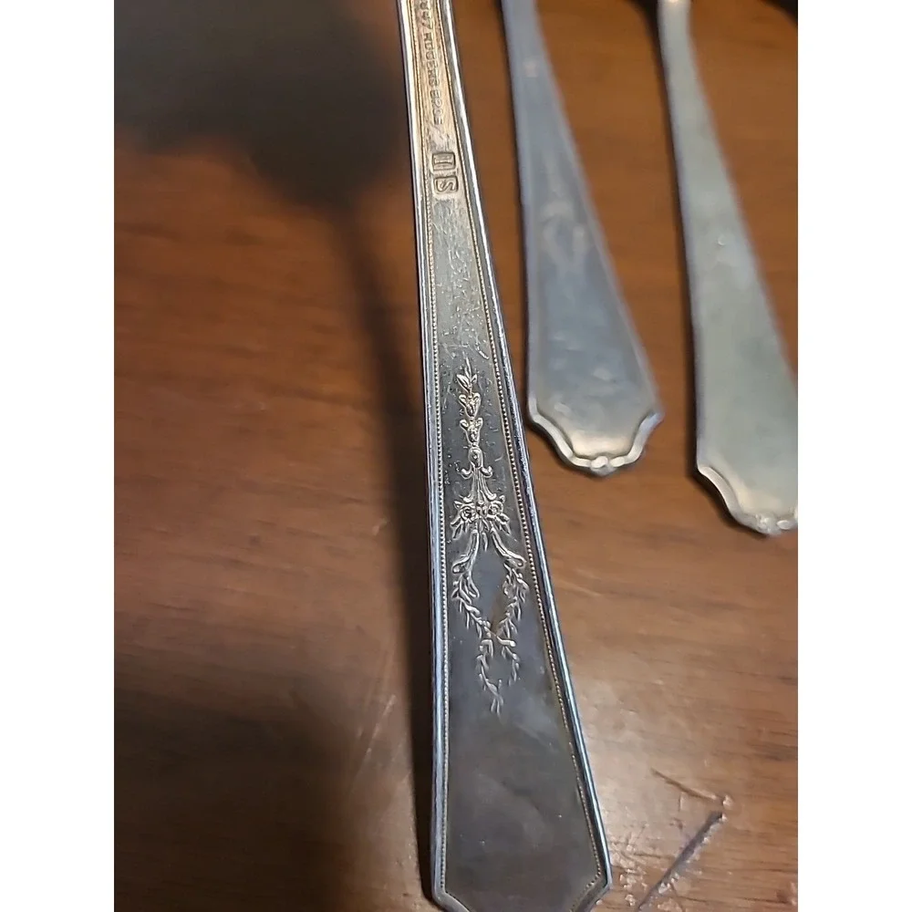 Vintage‎ 1924 Ancestral Spoons by 1847 Rogers Bros IS 4- 6